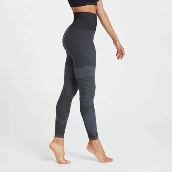 Spanx Seamless Moto Legging in Indigo Sky | Spanx Legging - Picture 4 of 10